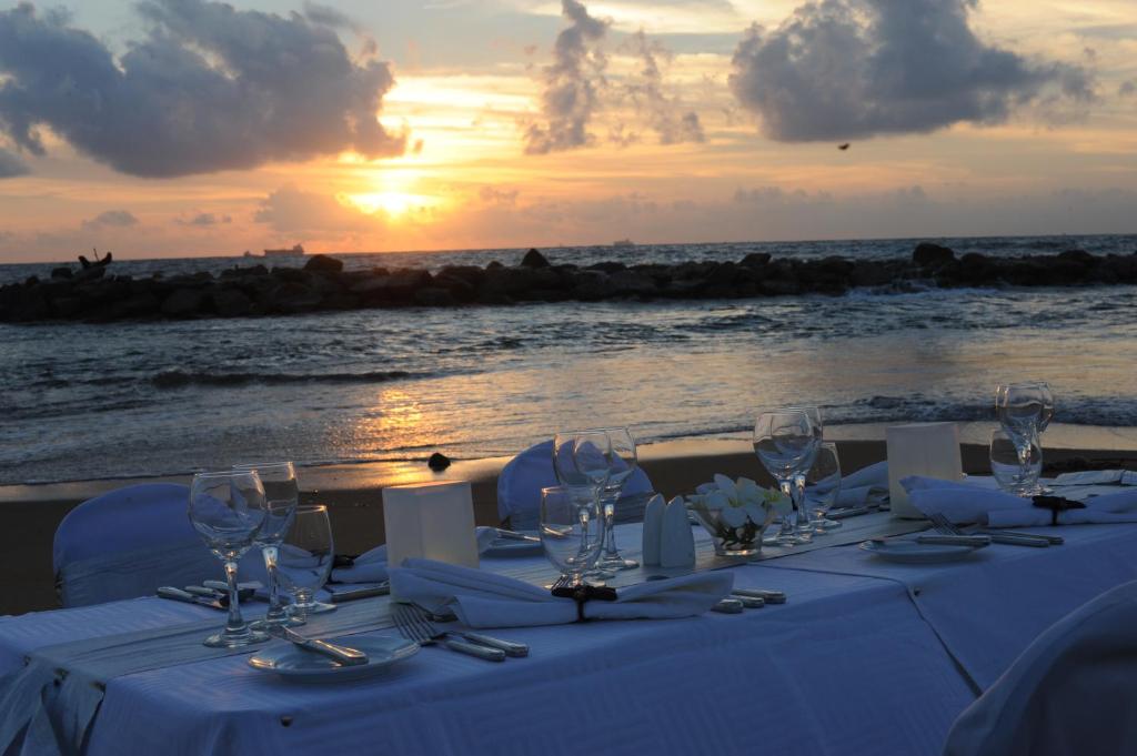 Pegasus Reef Hotel Colombo - image 7