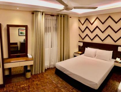 Tropic Inn - Mount Lavinia - image 13