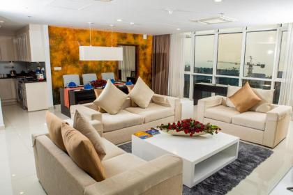 Platinum One Suites - image 3