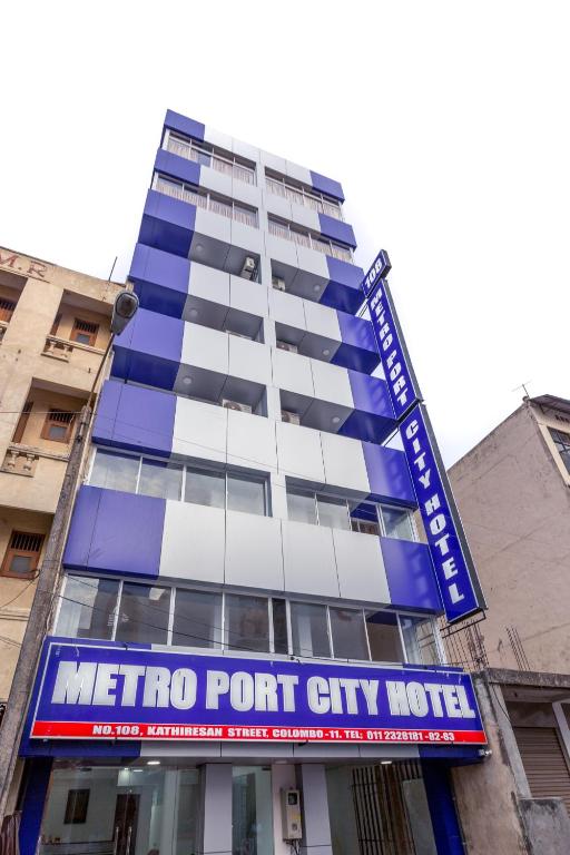 Metro Port City Hotel - image 6