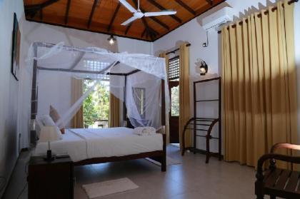 The villa has 6 bedrooms 1 bathroom a flat-screen Tv with satellite channels - image 11