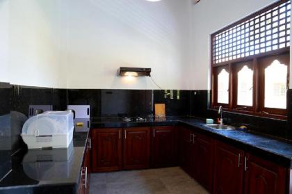 The villa has 6 bedrooms 1 bathroom a flat-screen Tv with satellite channels - image 20