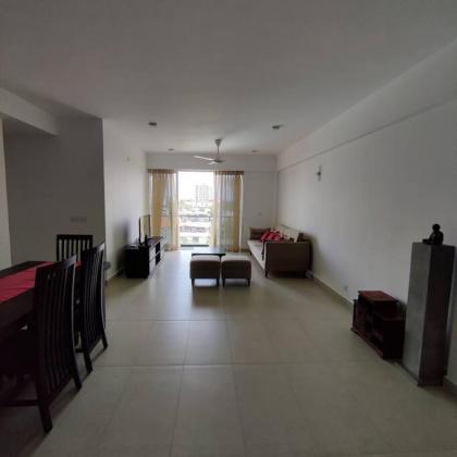 3 Bedroom Apartment in close proximity to Beach - image 13