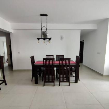 3 Bedroom Apartment in close proximity to Beach - image 17