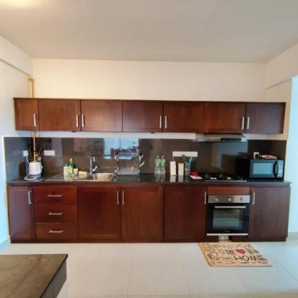 3 Bedroom Apartment in close proximity to Beach - image 2