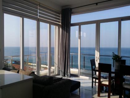 Lovely Sea View Apartment - image 12