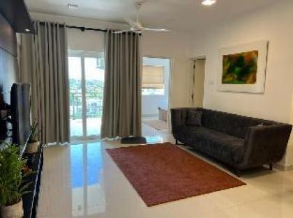 Lovely 2-Bedroom Luxury Apartment with Pool - image 18