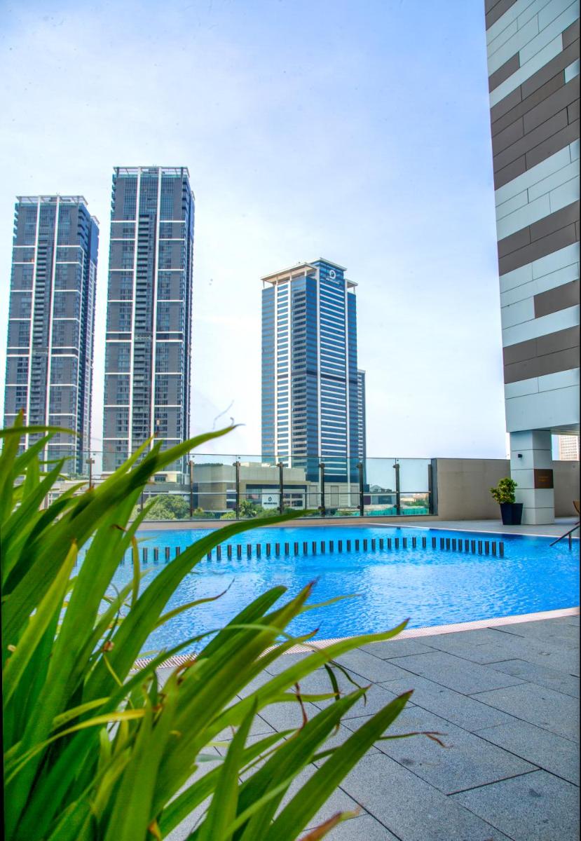 Cinnamon Life - Luxury 2 Bedroom Apartment Overlooking Colombo City - main image