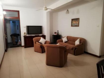 Colombo 9 - 3BR Fully Furnished Luxury Apartment - image 16