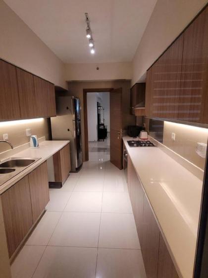 Brand New Luxury Apartment - image 18