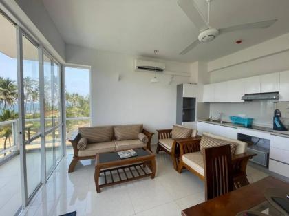 Beautiful Beach Front Apartment for rent - image 3