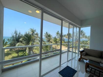 Beautiful Beach Front Apartment for rent - image 5