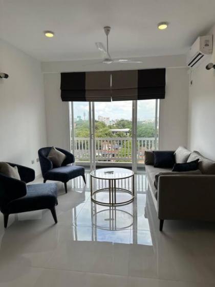 Luxury 3 bed flat in Colombo 7 - image 6