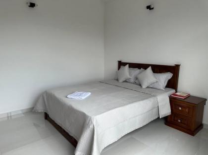 Luxury 3 bed flat in Colombo 7 - image 7