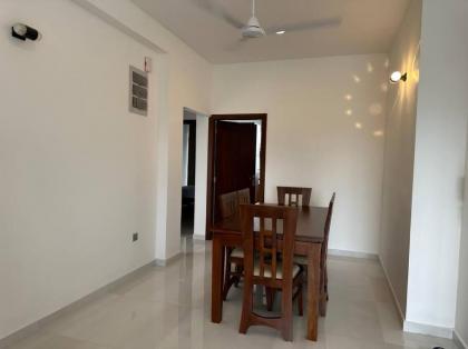 Luxury 3 bed flat in Colombo 7 - image 9